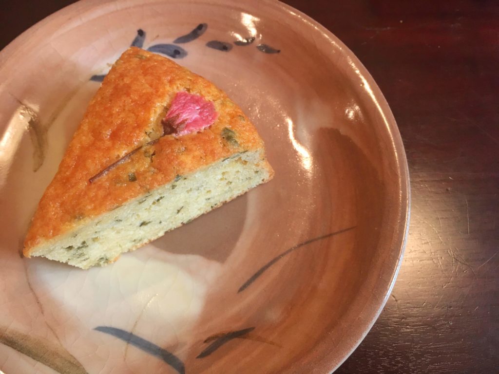 半杓亭の桜のケーキ